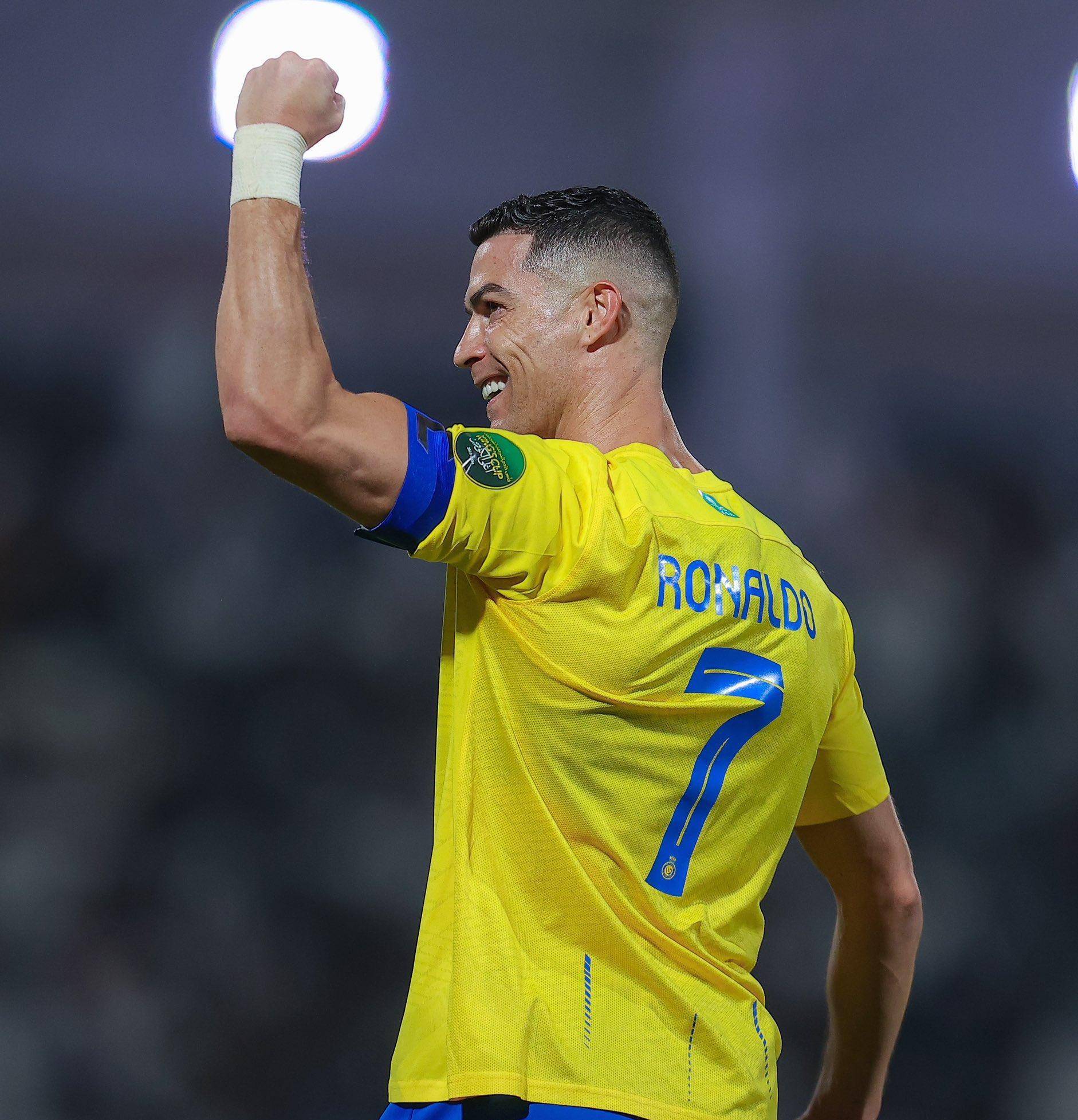 雷斯：我特别喜欢MSN时期的巴萨；最大梦想是赢欧冠或世界杯（雷斯：最爱MSN时代的巴萨，终极目标是夺得欧冠或世界杯）