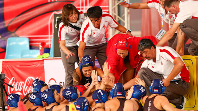 北京时间11月27日04：00，欧冠将会迎来一场...（欧冠重磅对决将于北京时间11月27日04：00打响）