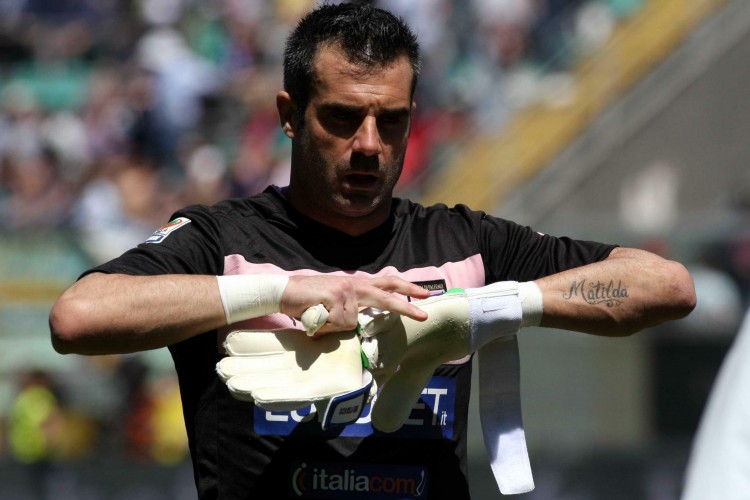 拉卡泽特回到酋长球场，观看并解说枪手对阵拜仁的比赛（拉卡泽特重返酋长球场，现场观战并解说阿森纳对阵拜仁）