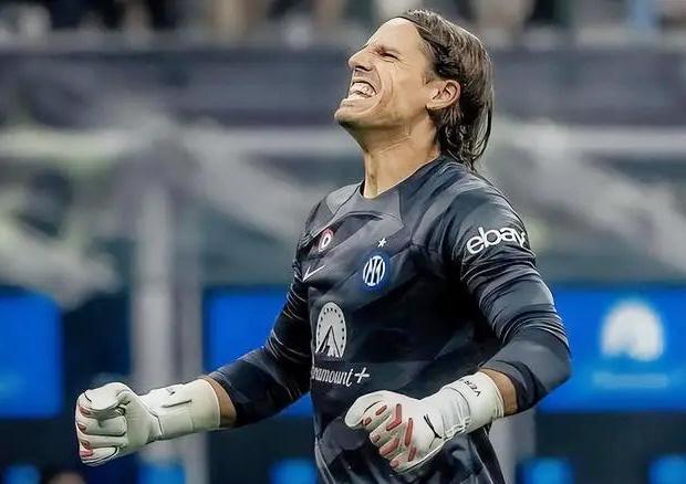 凯尔：阿德耶米被换下完全合理；他今天的行为不对，会被罚款（凯尔：阿德耶米被换下理所应当；他今日举动不当，将遭罚款）