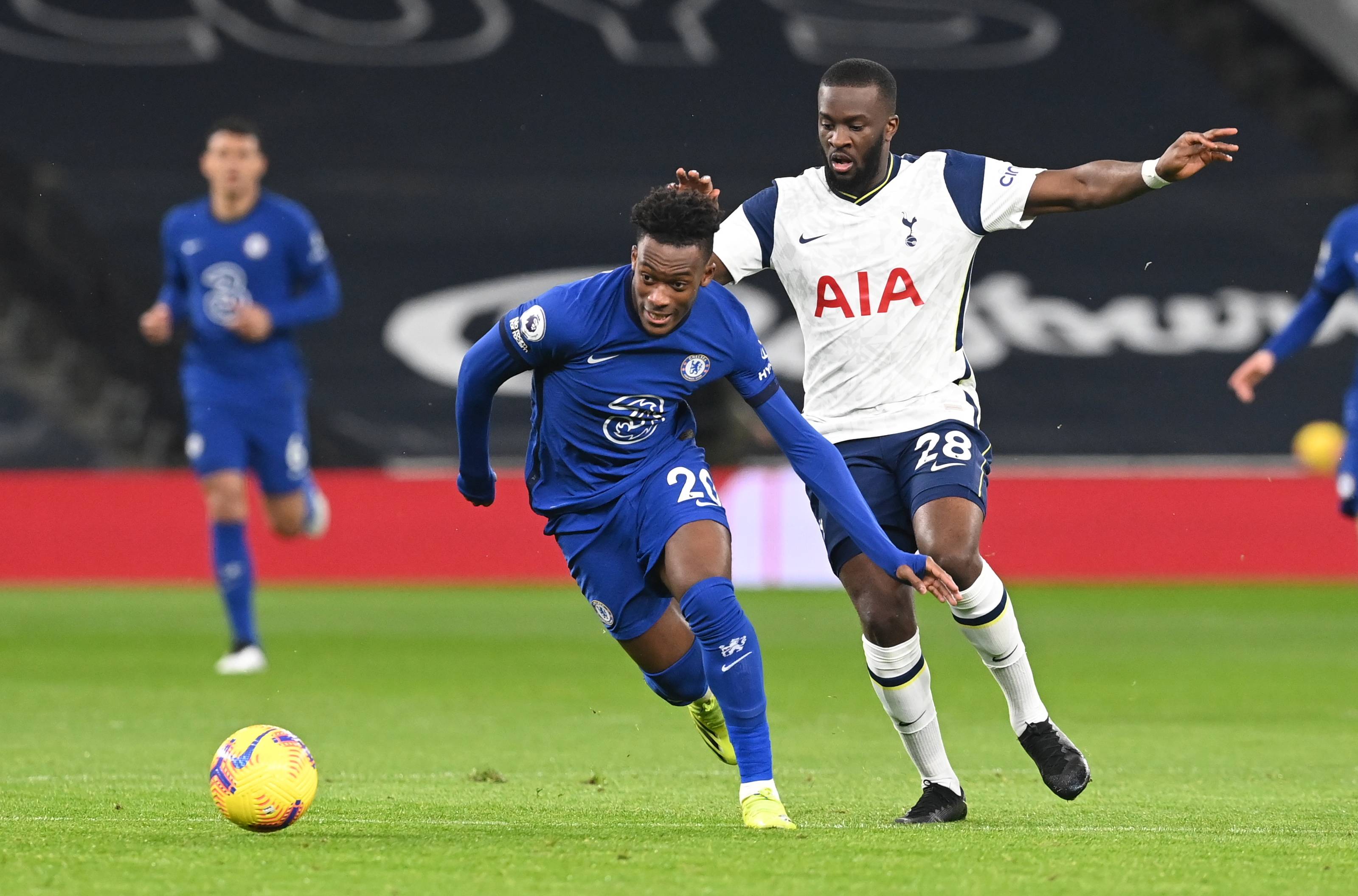 罗马诺：利马在国家队开始训练，国家队比赛日后可为曼联出战（罗马诺：利马已随国家队恢复训练，国际比赛日后有望为曼联出场）