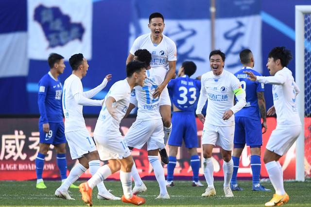 理疗师：DV9的伤和丁丁、卢卡库类似，可能需要3到5个月恢复（理疗师：DV9伤势类似丁丁和卢卡库，康复期或为3到5个月）