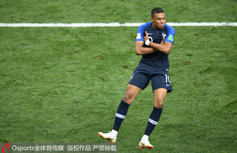 中超裁判判罚引发巨大争议（中超裁判判罚遭质疑引发热议）