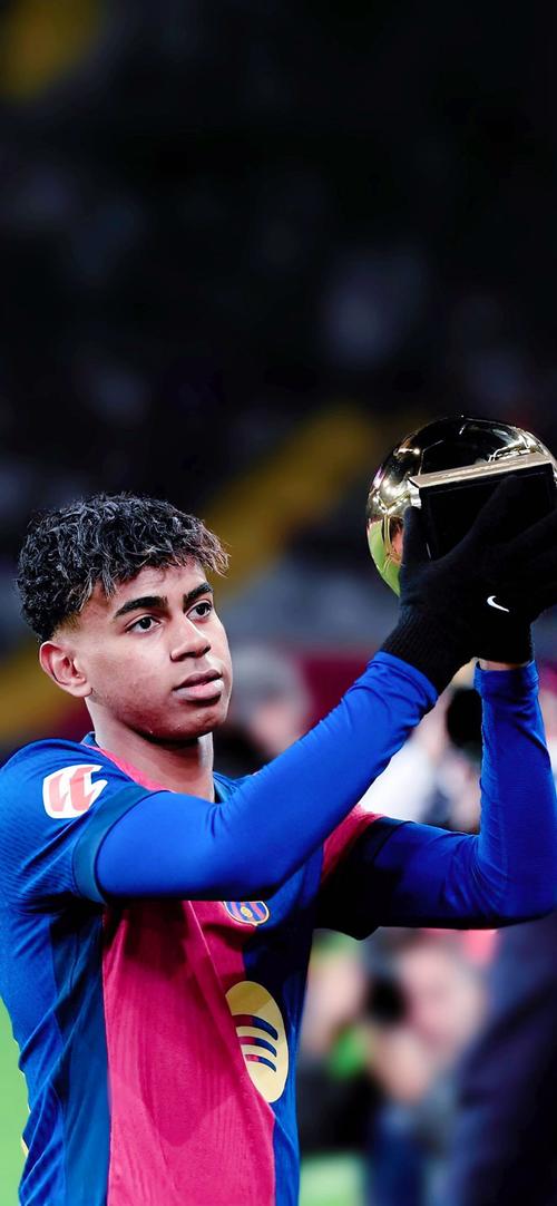 禁区内头球补射破门，毕津浩收获大连英博生涯首球（毕津浩禁区头球补射破网，收获大连英博处子球）