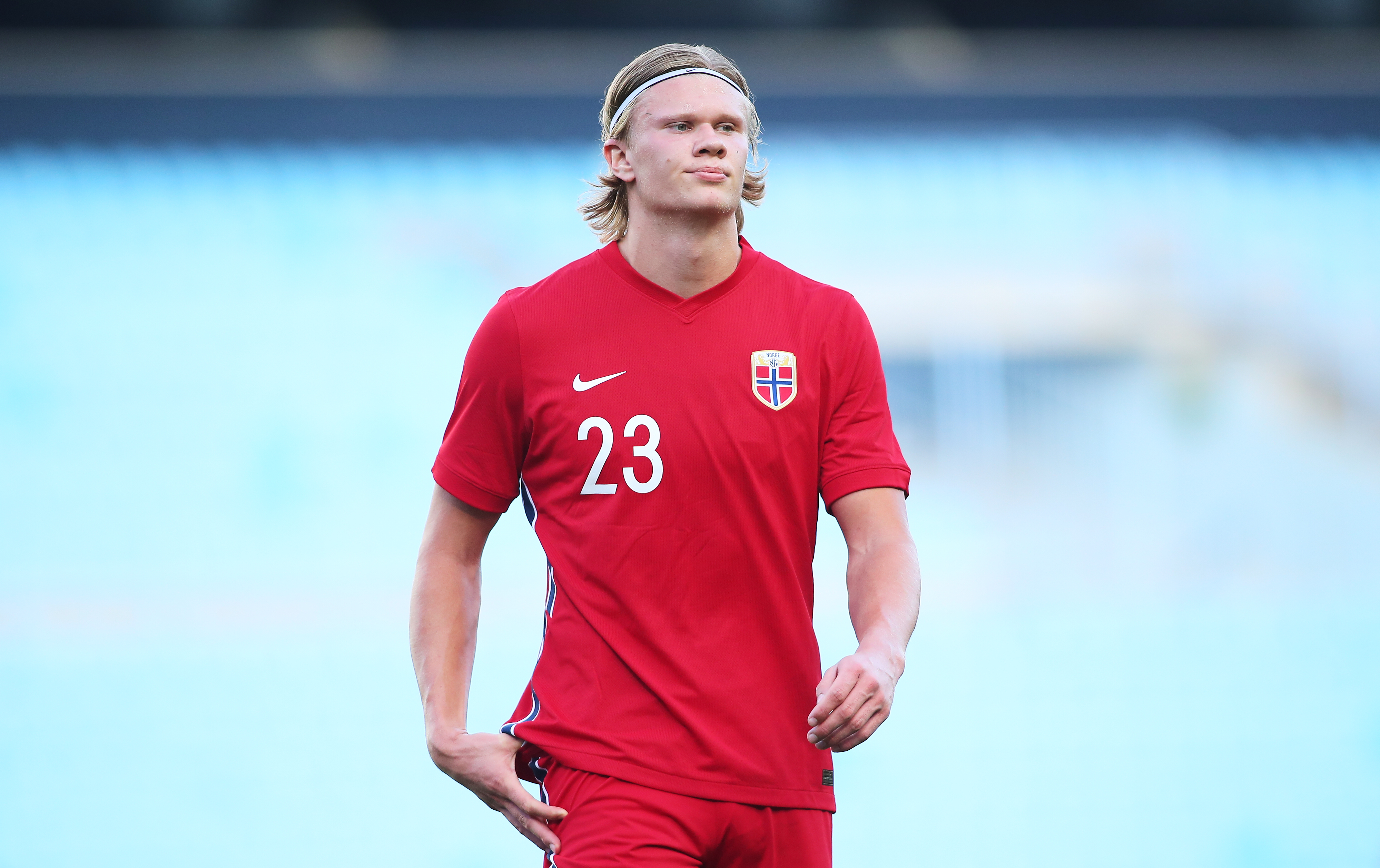 决战星期四：懂球帝3-2绝杀阿里巴巴，云龙客串门将两次失误送礼（周四对决：懂球帝3-2读秒绝杀阿里巴巴，云龙客串门将两度失误送礼）