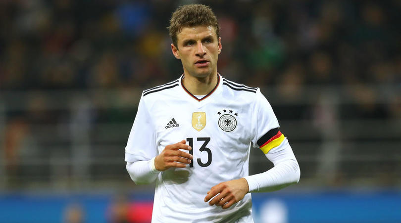 利物浦1-1无奈丢分，切尔西1-3爆冷翻车，阿森纳稳坐英超榜首（利物浦1-1憾平丢分，切尔西1-3冷门告负，阿森纳稳居英超榜首）